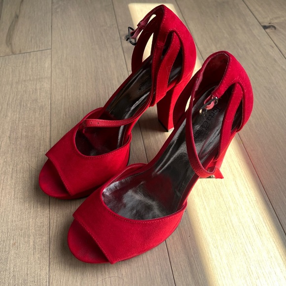 Red chunky heels - Picture 4 of 6